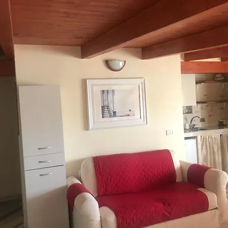 Апартаменты Cosy In With Shared Pool 45 M²