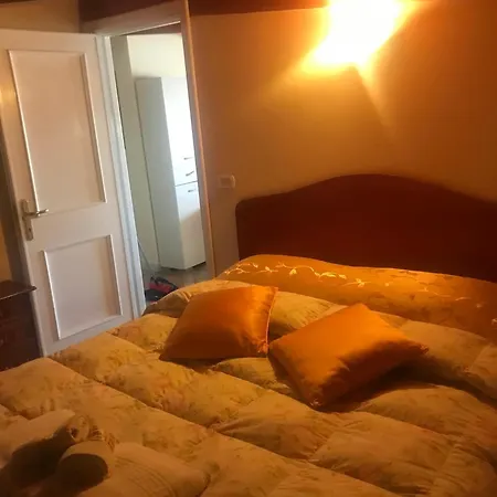 Апартаменты Cosy In With Shared Pool 45 M² *