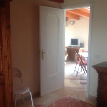 Апартаменты Cosy In With Shared Pool 45 M² *
