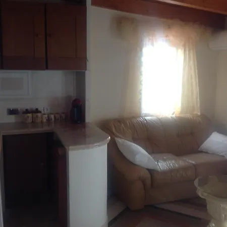Cosy In With Shared Pool 45 M² * Crispiano