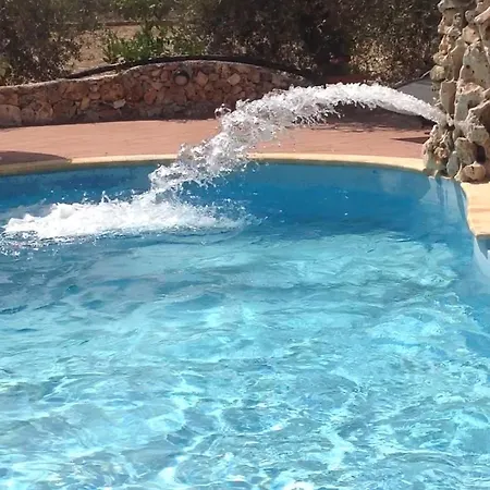 Cosy In With Shared Pool 45 M² Crispiano